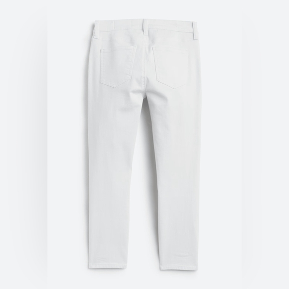 Cropped White Ankle Jeans — Sleek Slim Fit - Picture 7 of 7